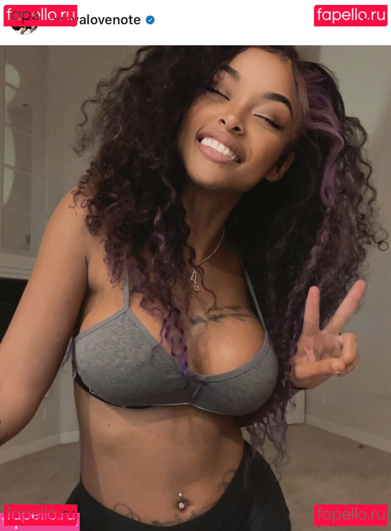 Anayalovenote Nude Onlyfans Photo 15