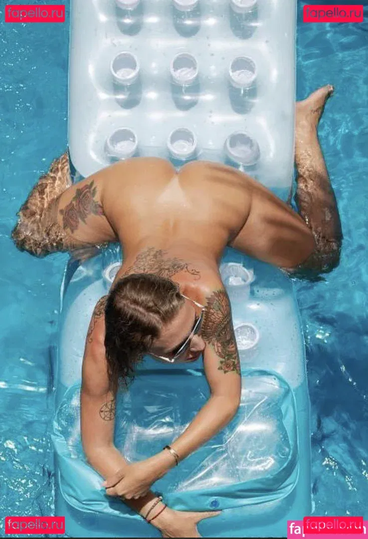 marinochka_bes Onlyfans Photo Gallery 