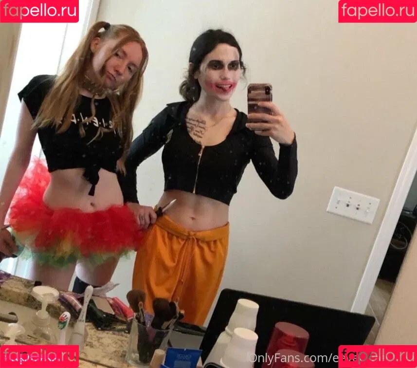 eeveebeesolo Onlyfans Photo Gallery 