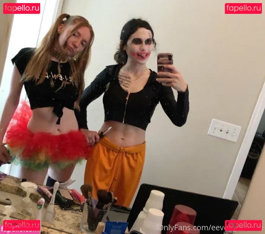 eeveebeesolo Onlyfans Photo Gallery 