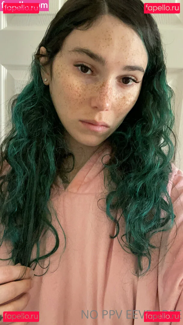 eeveebeesolo Onlyfans Photo Gallery 