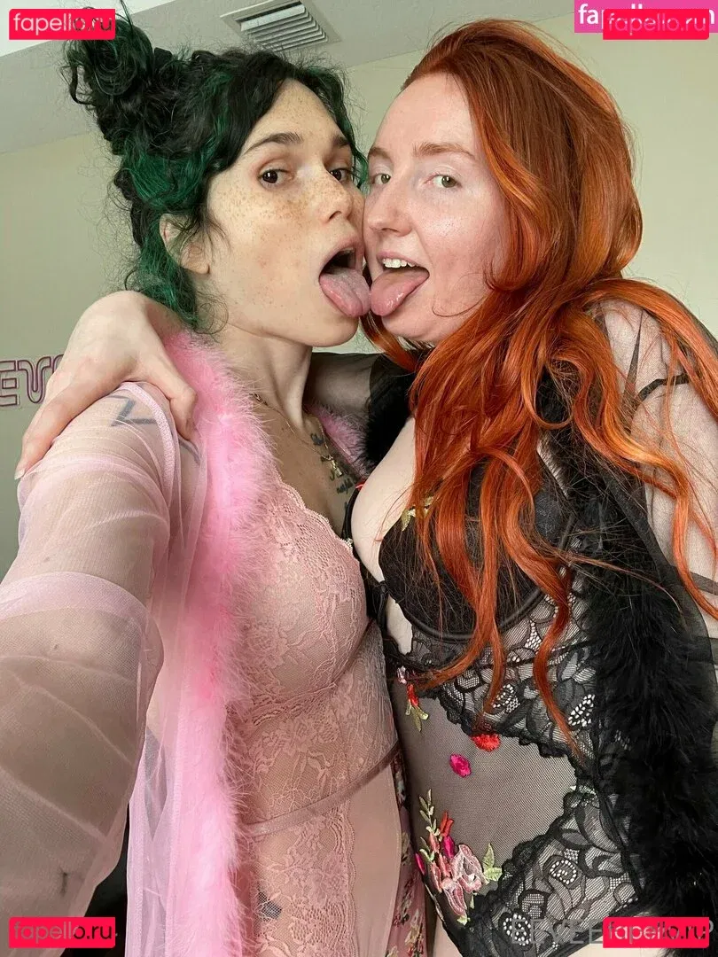 eeveebeesolo Onlyfans Photo Gallery 