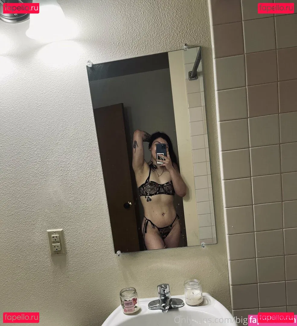 bigbooootyash Onlyfans Photo Gallery 