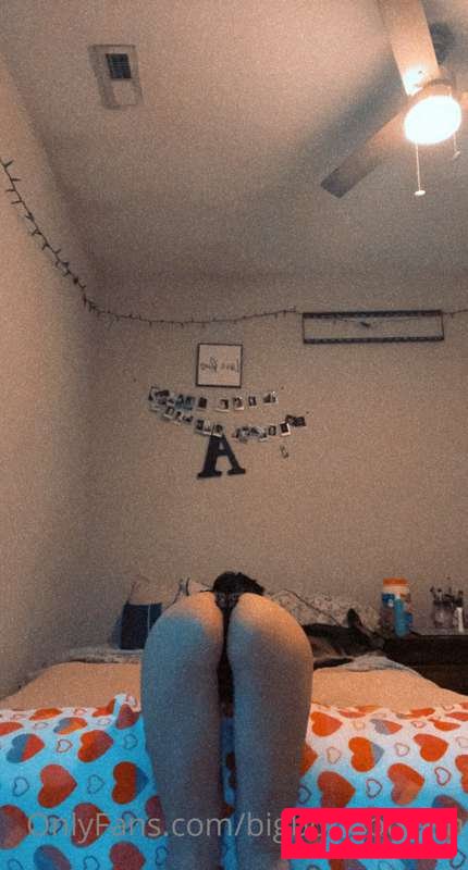 bigbooootyash Onlyfans Photo Gallery 