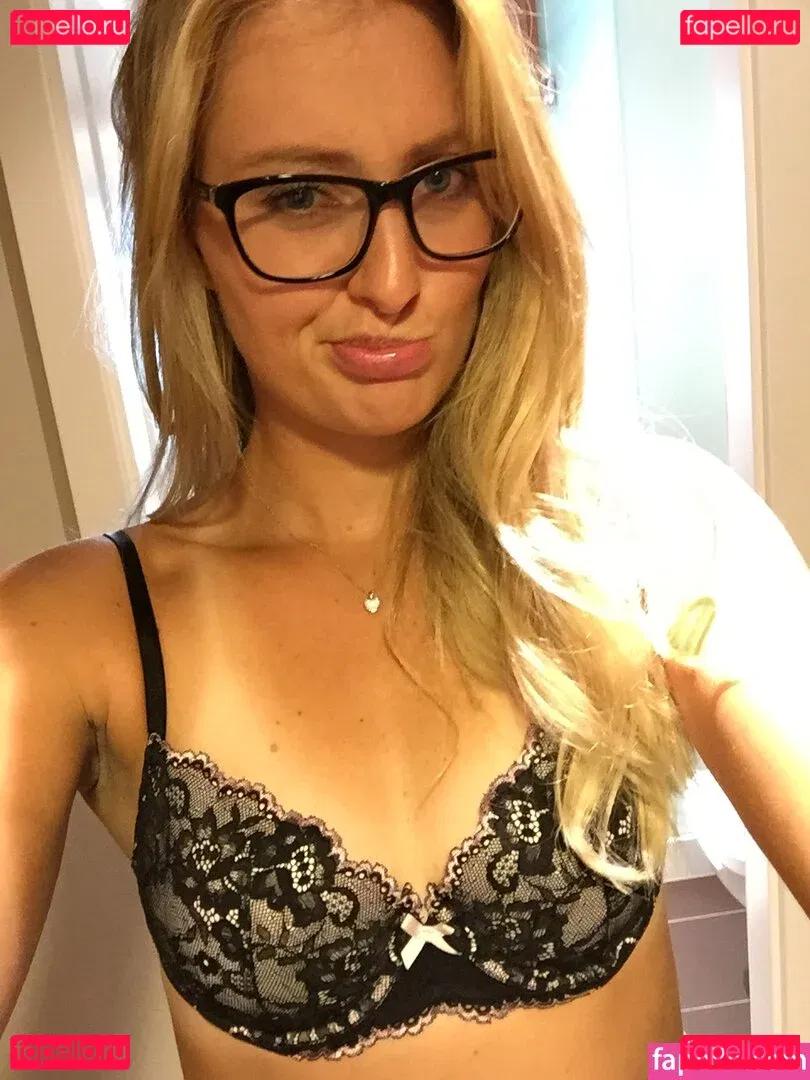 Kristina Mladenovic Onlyfans Photo Gallery 