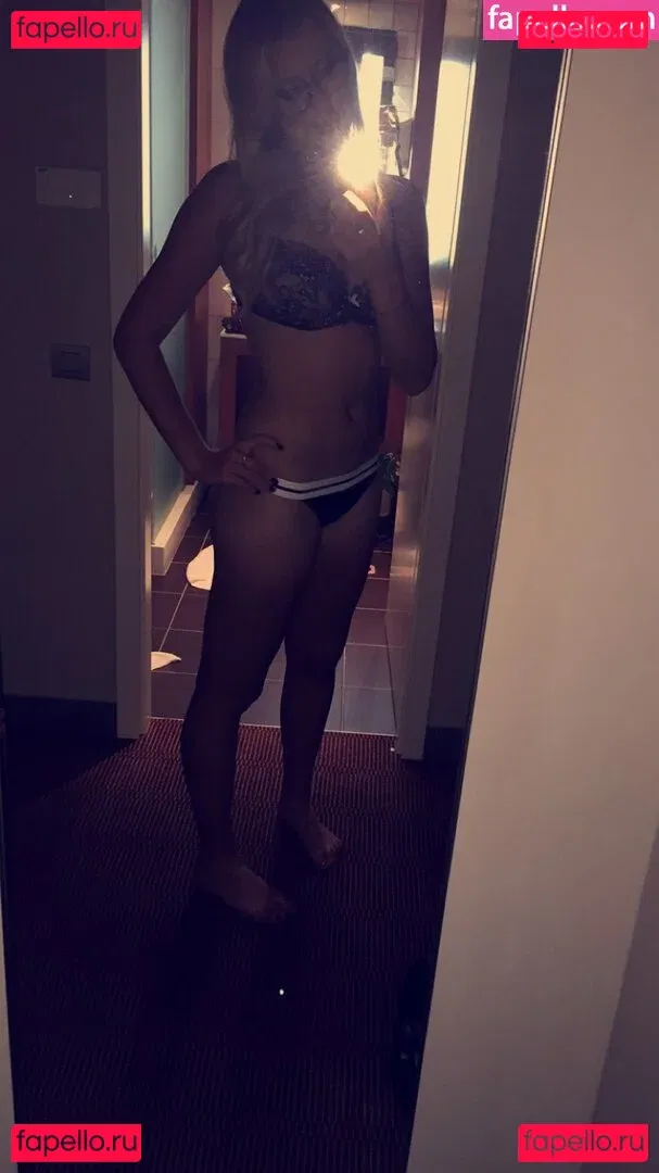 Kristina Mladenovic Onlyfans Photo Gallery 