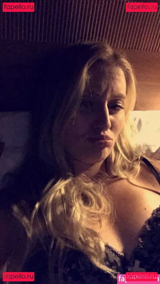 Kristina Mladenovic Onlyfans Photo Gallery 