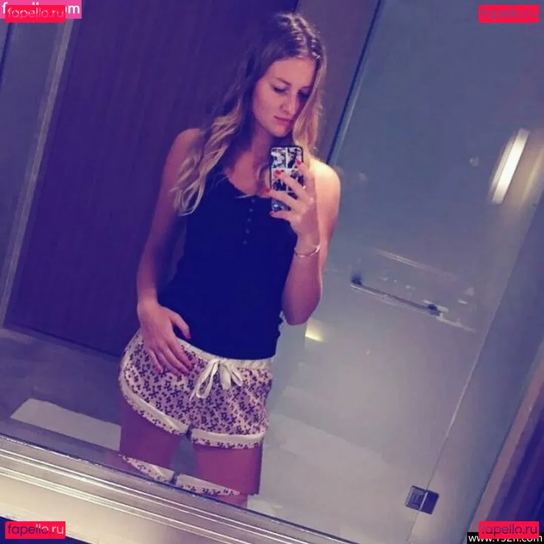 Kristina Mladenovic Onlyfans Photo Gallery 