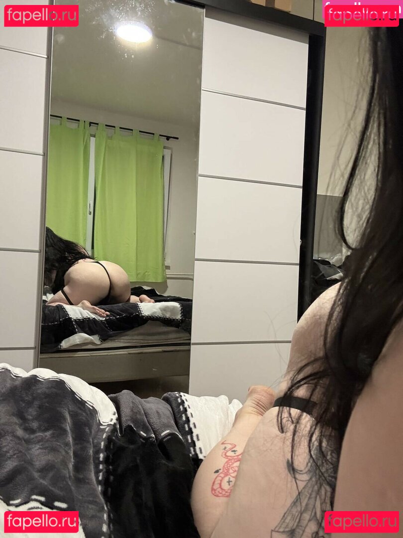 Saruneckis Nude Onlyfans Photo 4