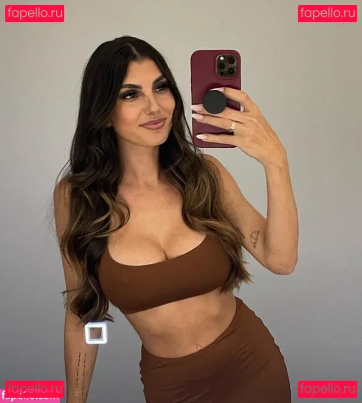 YealCA Onlyfans Photo Gallery 