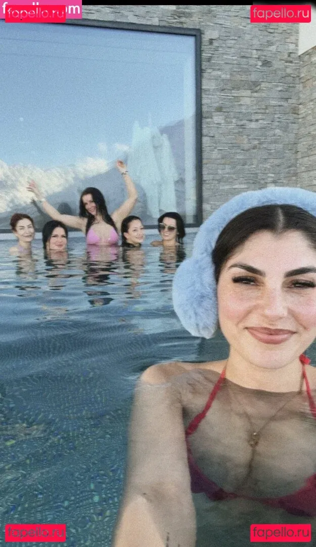 YealCA Onlyfans Photo Gallery 