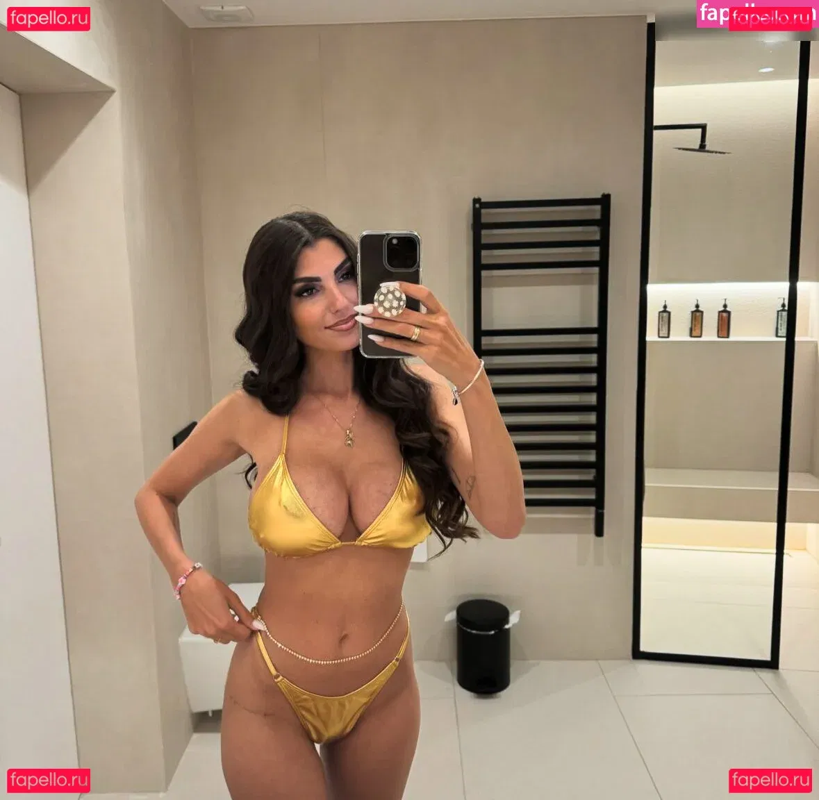 YealCA Onlyfans Photo Gallery 