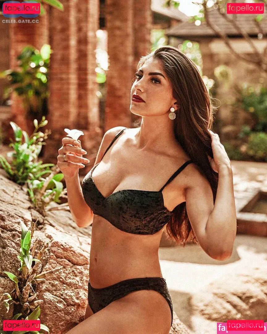 YealCA Onlyfans Photo Gallery 