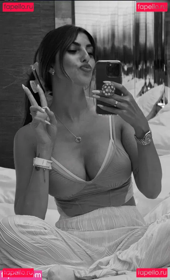 YealCA Onlyfans Photo Gallery 