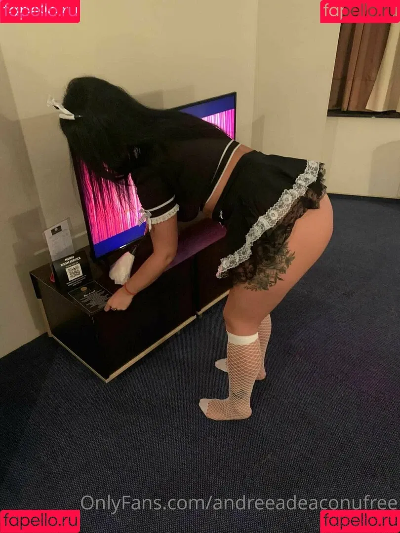 andreeadeaconufree Onlyfans Photo Gallery 