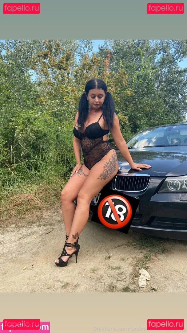 andreeadeaconufree Onlyfans Photo Gallery 