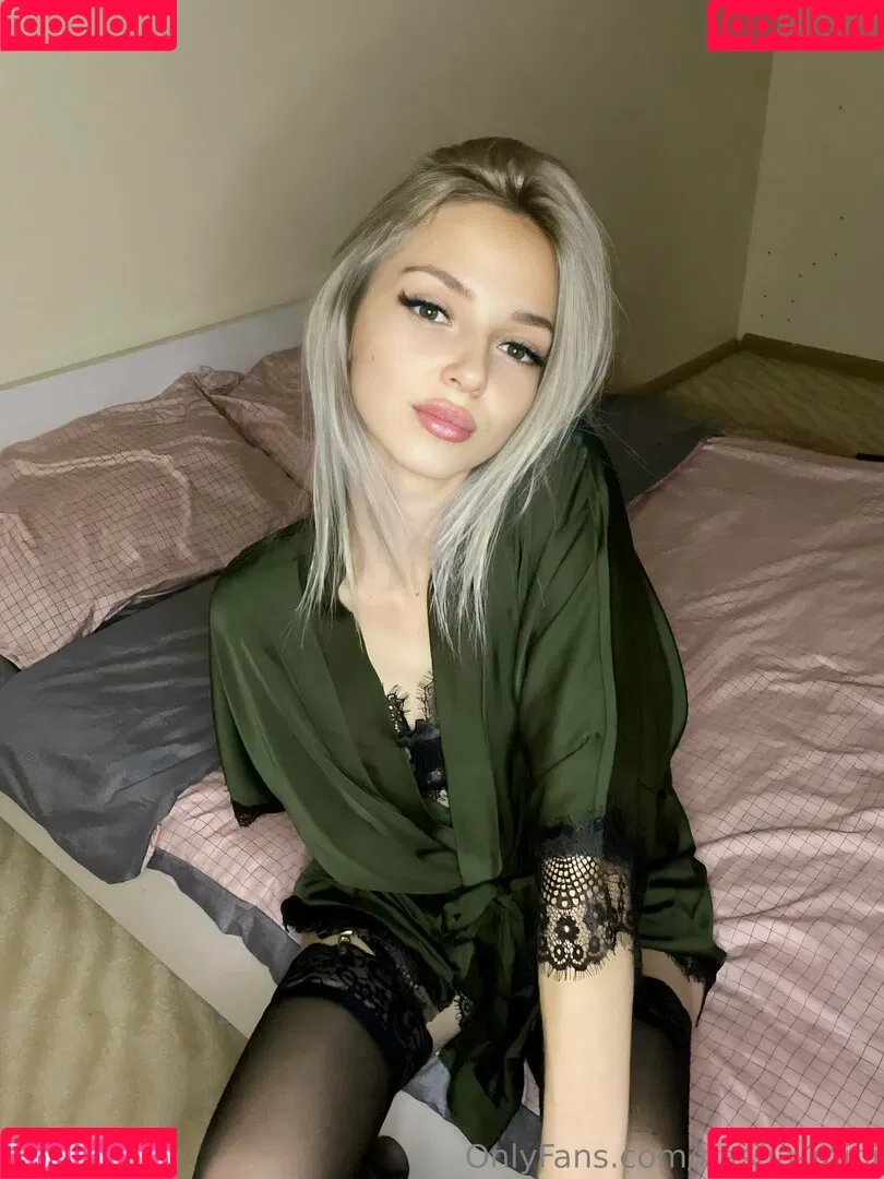 nastia_mini Onlyfans Photo Gallery 