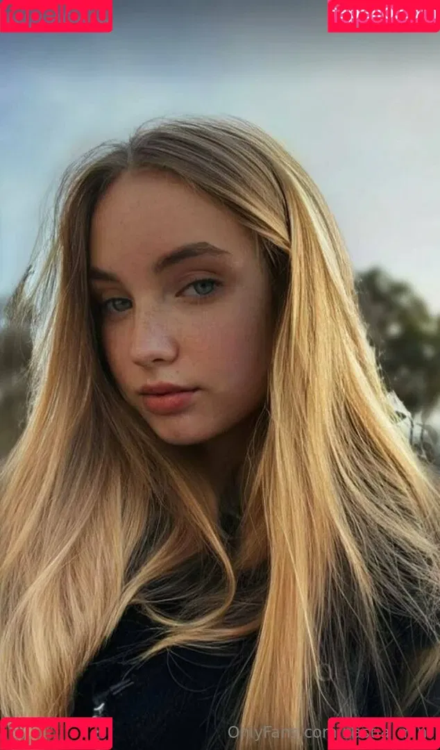 nastia_mini Onlyfans Photo Gallery 