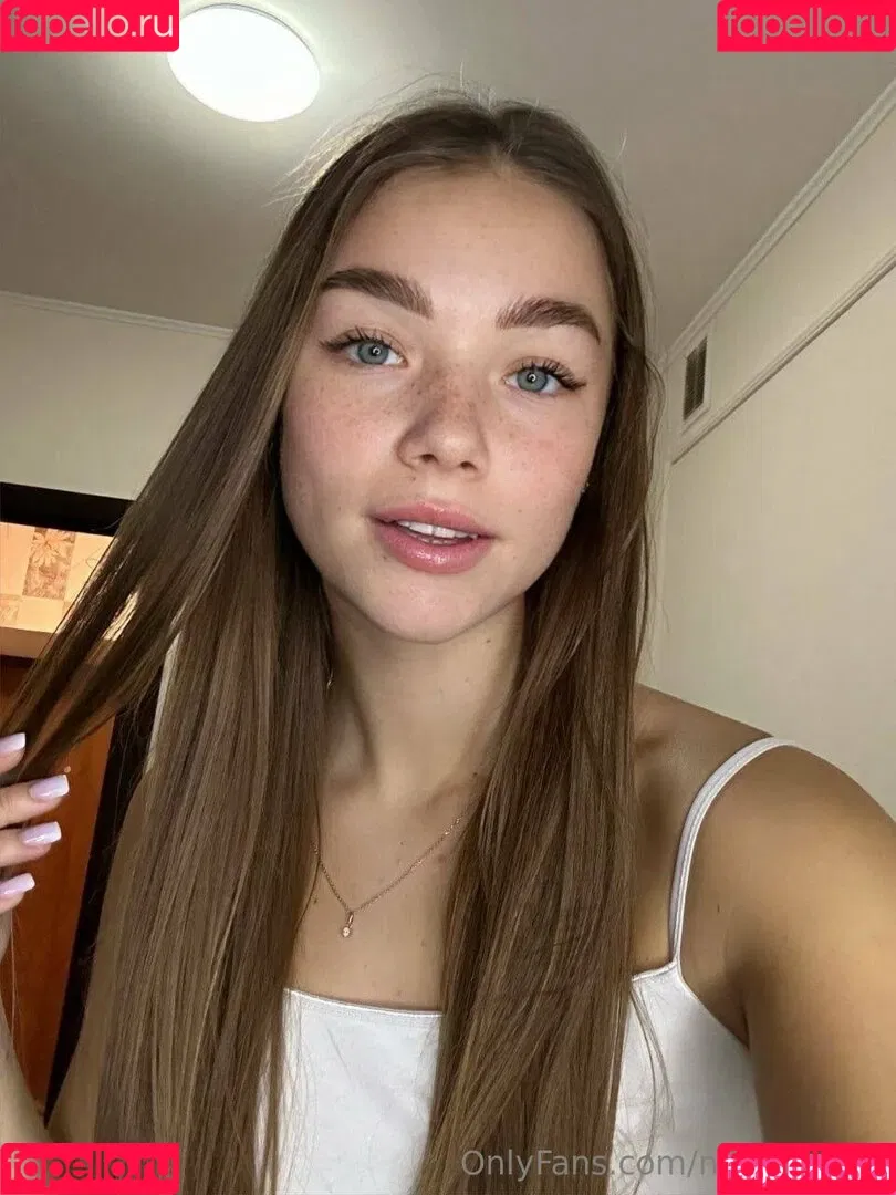 nastia_mini Onlyfans Photo Gallery 