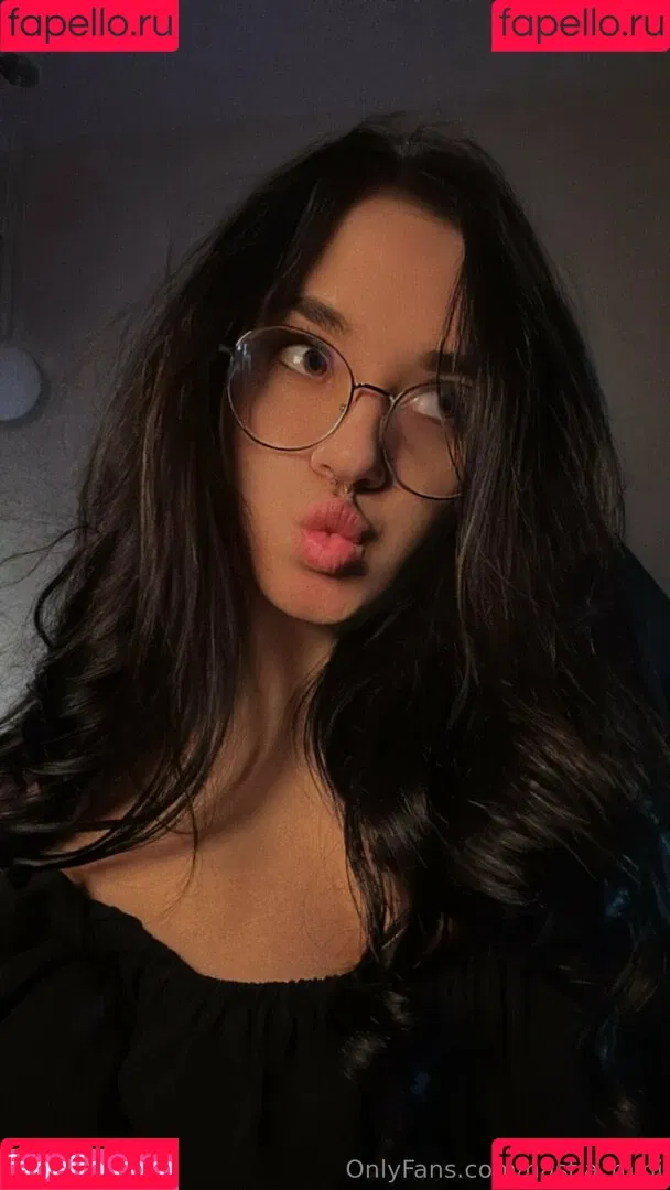 nastia_mini Onlyfans Photo Gallery 