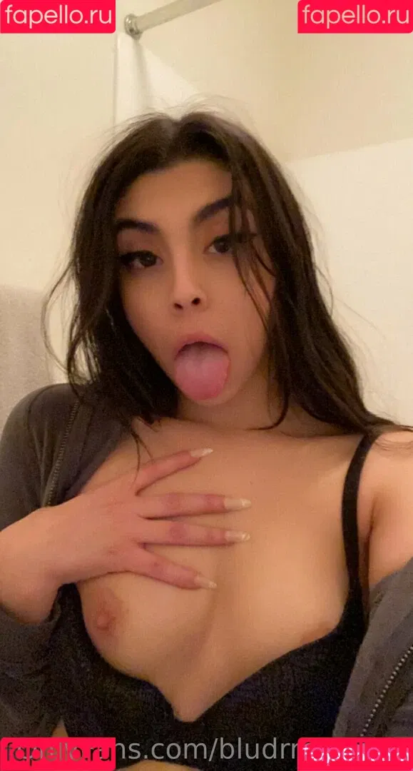 bludrmhwood Onlyfans Photo Gallery 