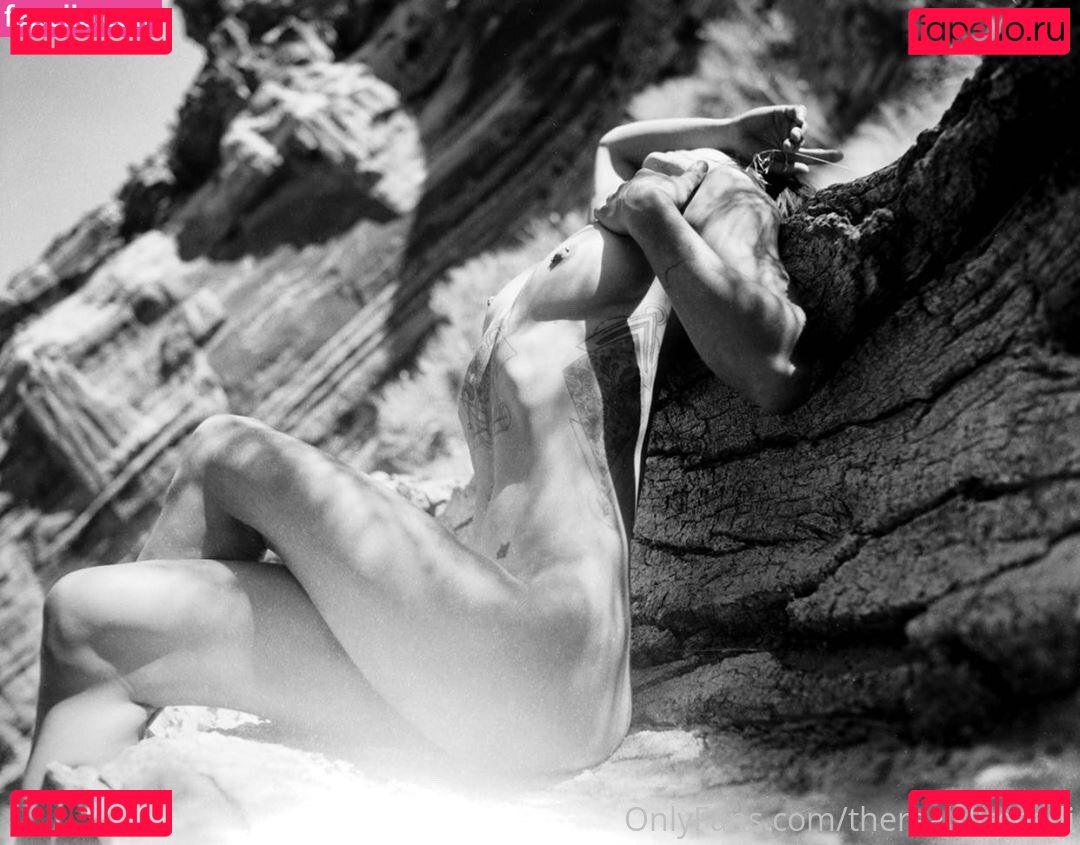 Slim Cadi Nude Onlyfans Photo 6