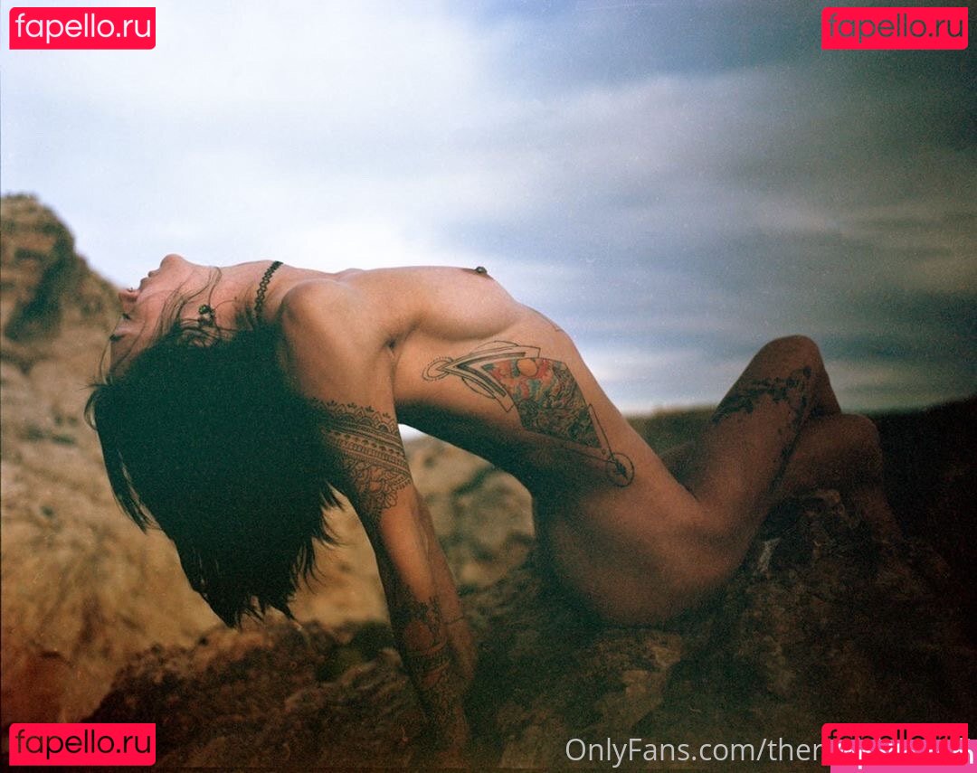 Slim Cadi Nude Onlyfans Photo 4