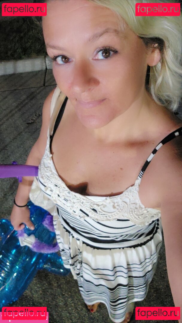 Basedmama Nude Onlyfans Photo 10