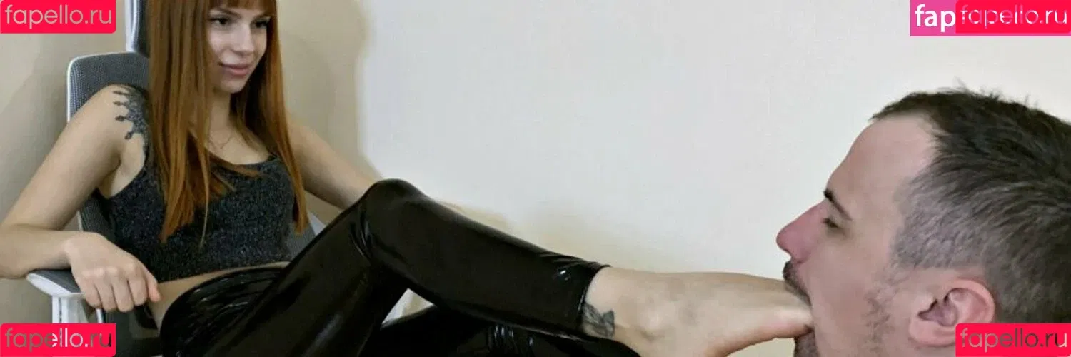 Petite Princess Femdom Onlyfans Photo Gallery 