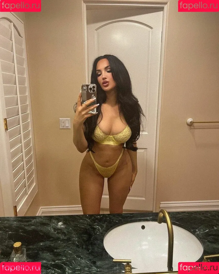 Natalie Halcro Onlyfans Photo Gallery 