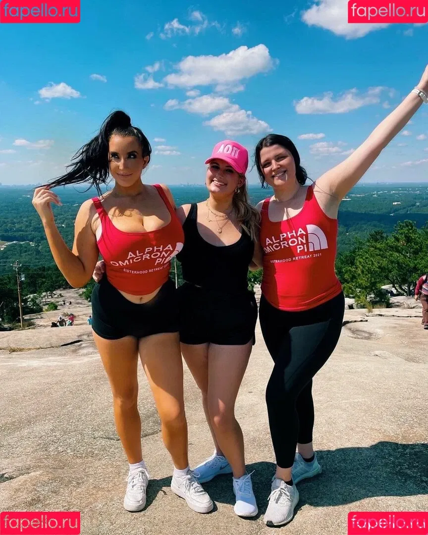 Olivia O Onlyfans Photo Gallery 