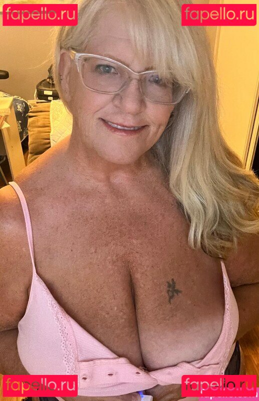CurvyCarolina Nude Onlyfans Photo 10