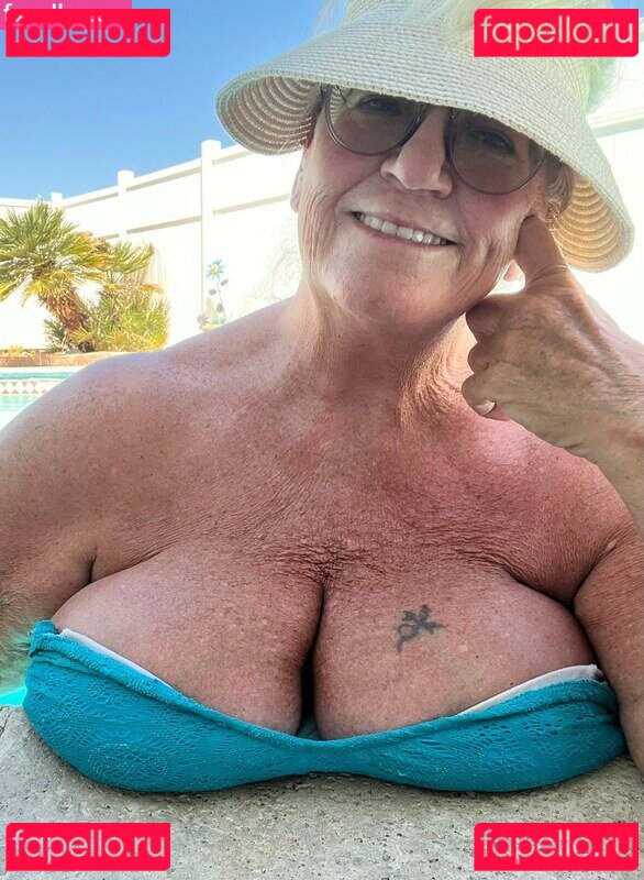 CurvyCarolina Nude Onlyfans Photo 4