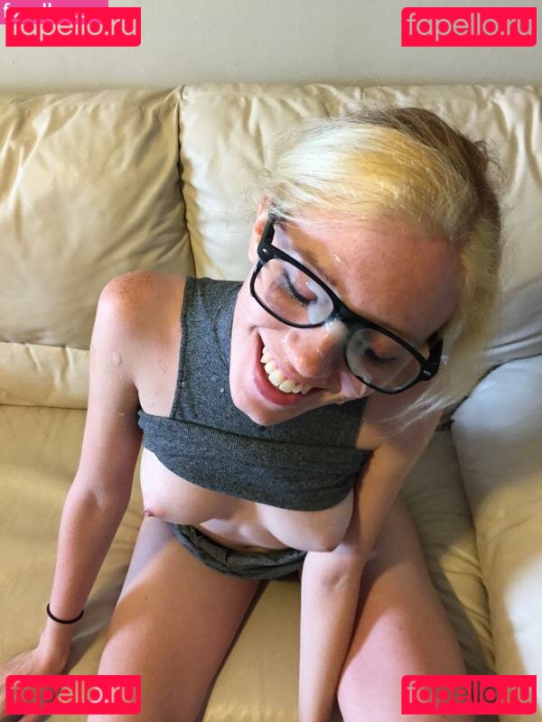 Nymphopixie Nude Onlyfans Photo 10