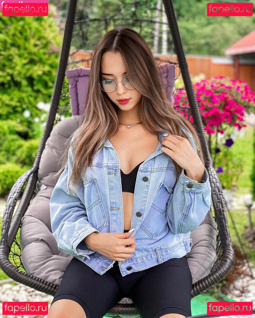 Kira Asmi Nude Onlyfans Photo 35