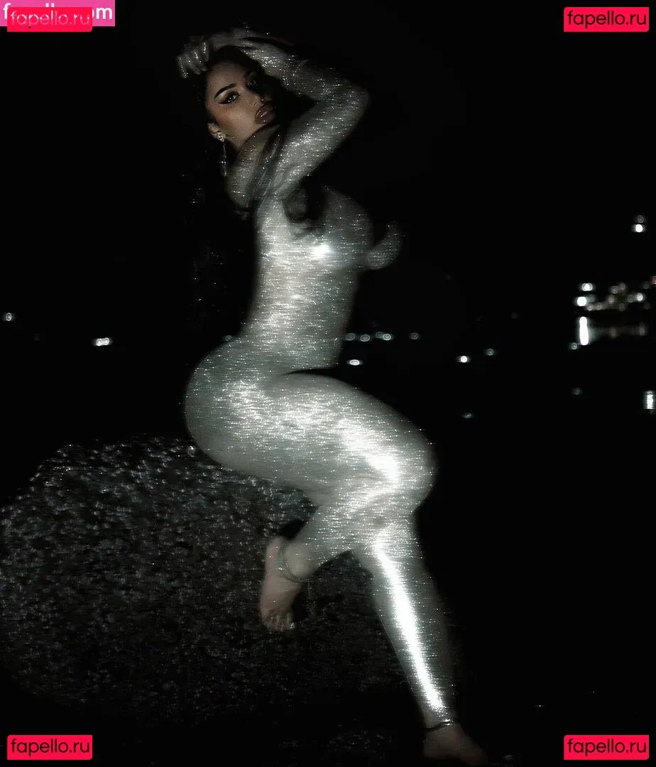 Carmela Habibi Onlyfans Photo Gallery 