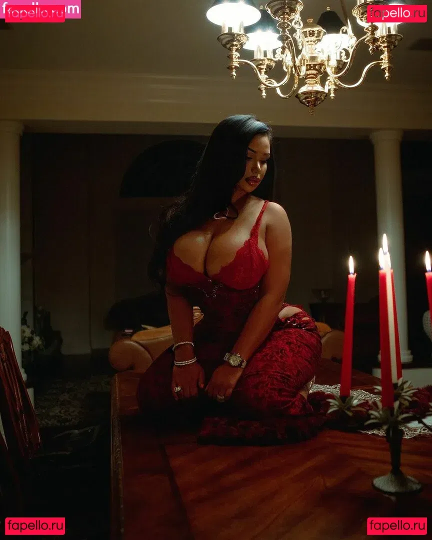 Carmela Habibi Onlyfans Photo Gallery 