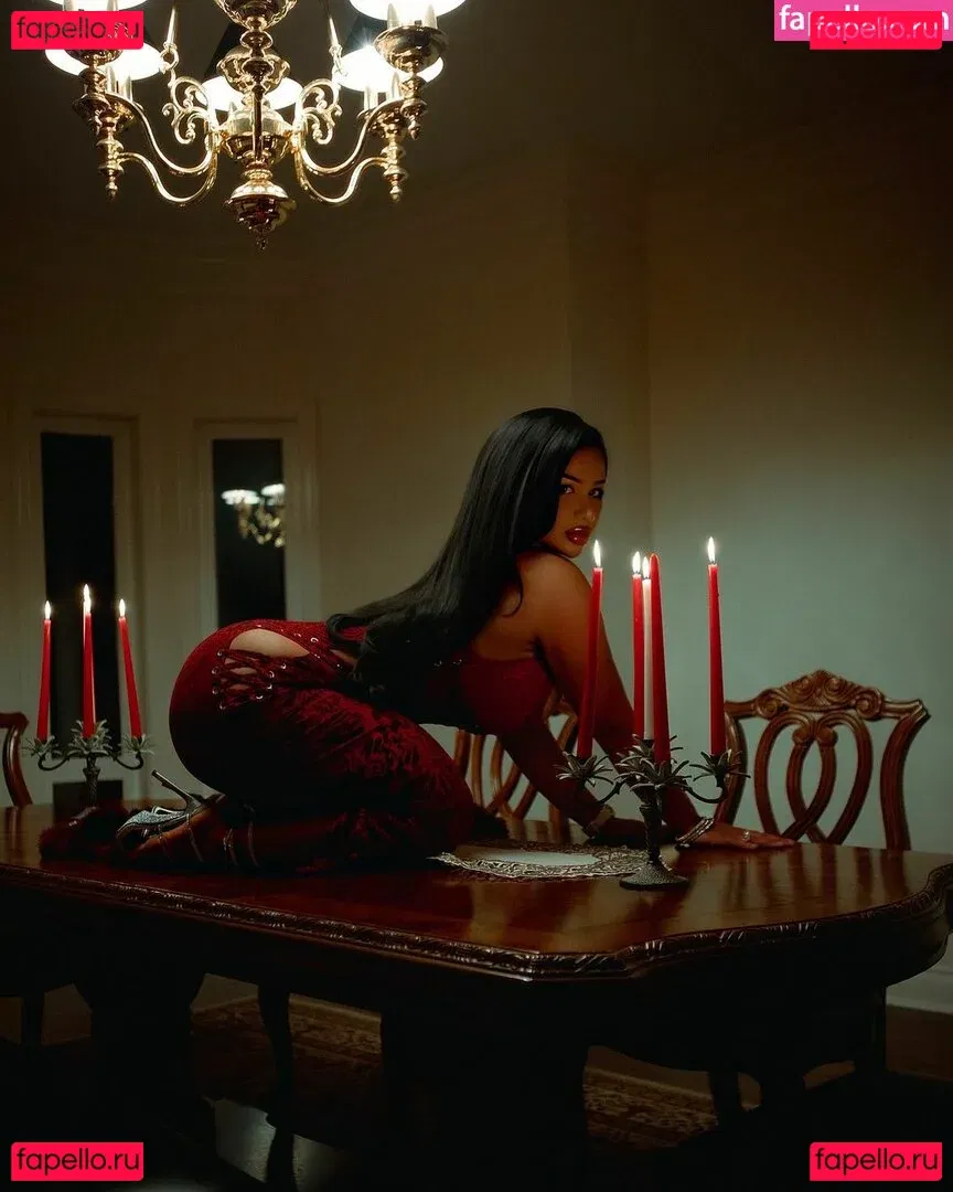 Carmela Habibi Onlyfans Photo Gallery 