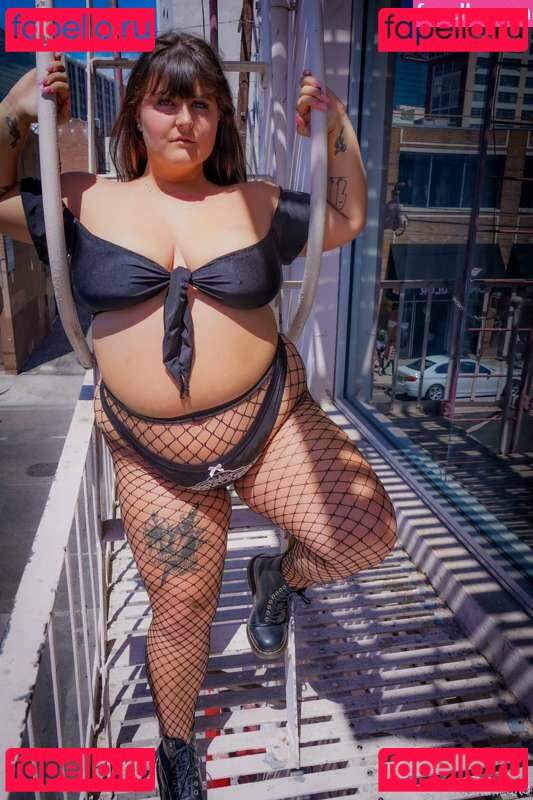 Leila Lewis Nude Onlyfans Photo 8