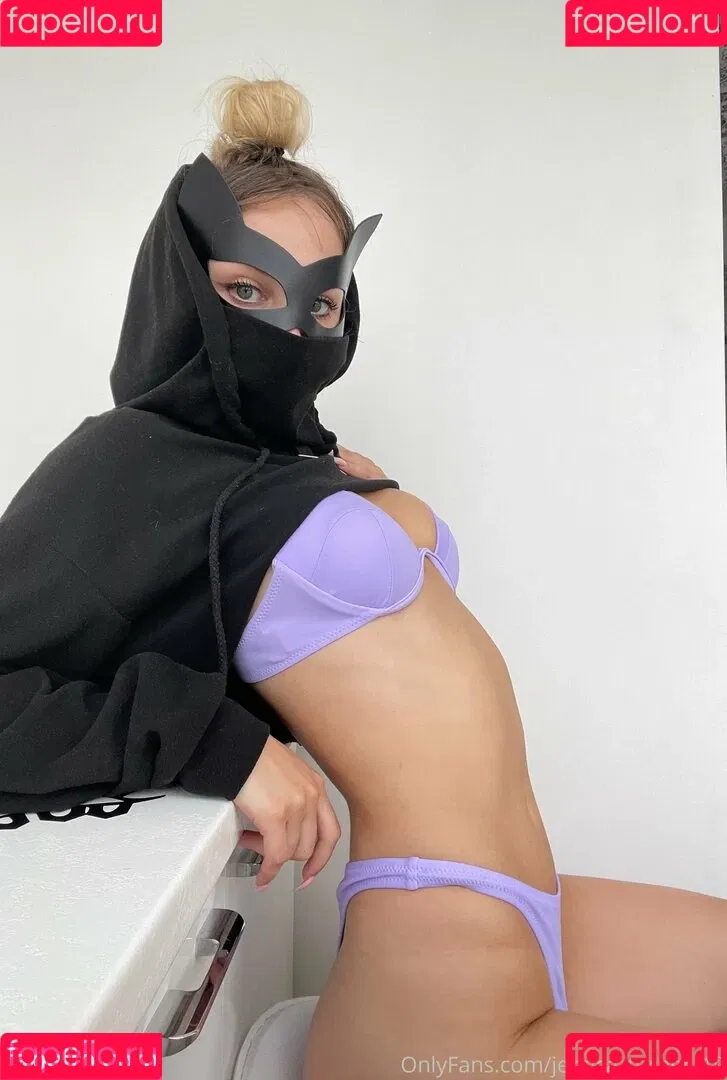 eviehasthefun Onlyfans Photo Gallery 