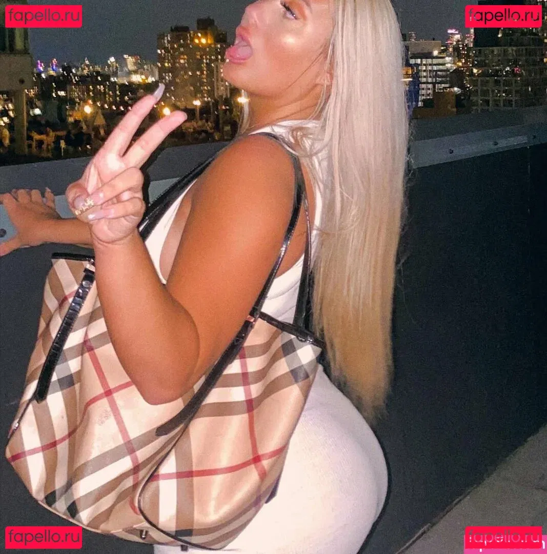 Gianna Malave Onlyfans Photo Gallery 