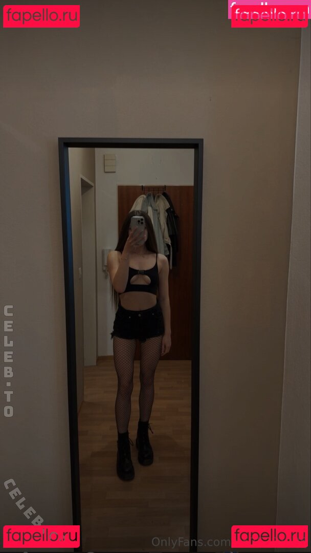 Nina Hoffmann Nude Onlyfans Photo 17