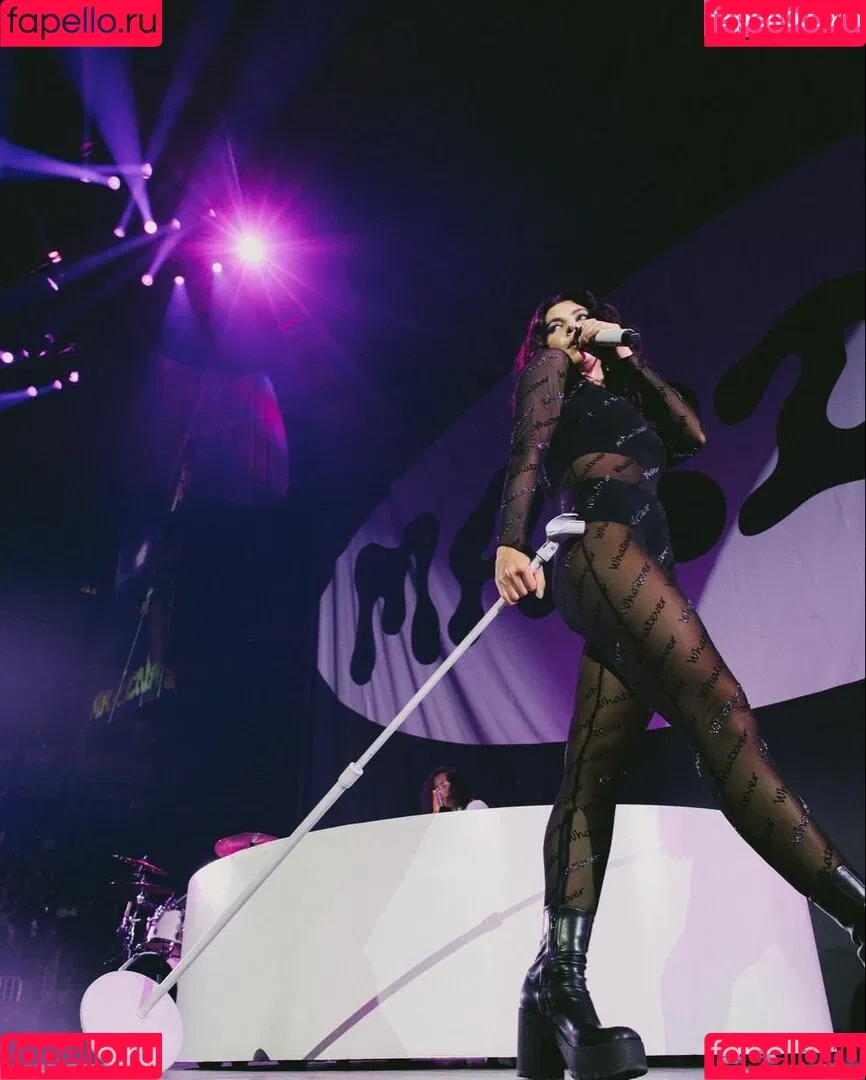 Marina Diamandis Onlyfans Photo Gallery 
