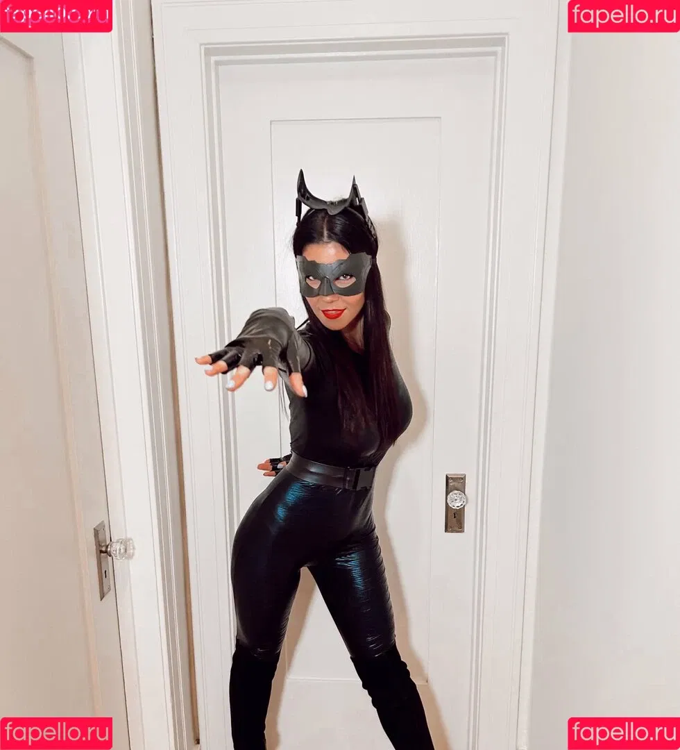 Marina Diamandis Onlyfans Photo Gallery 