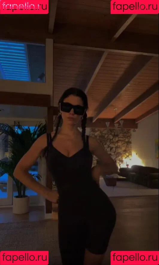 Marina Diamandis Onlyfans Photo Gallery 