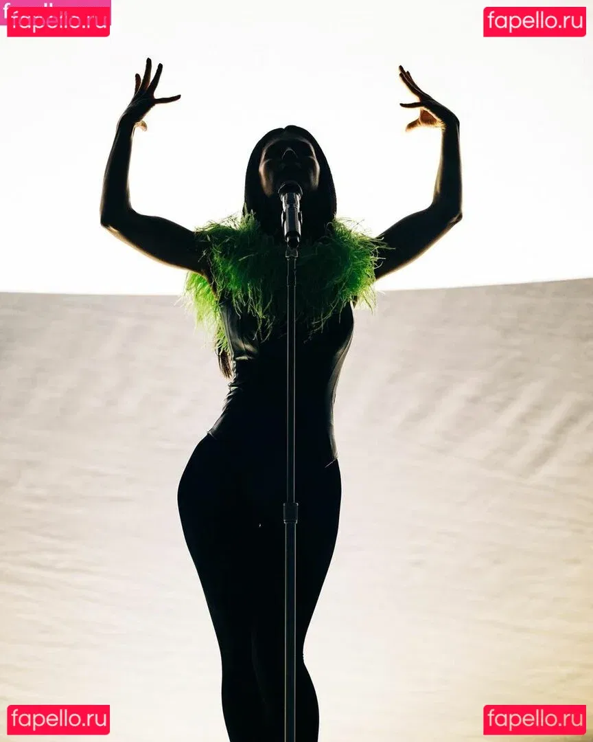 Marina Diamandis Onlyfans Photo Gallery 