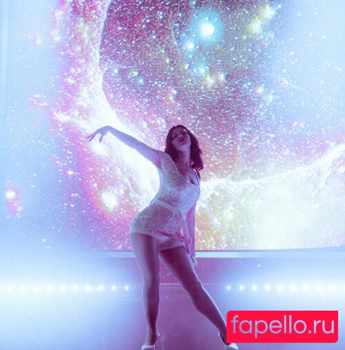 Marina Diamandis Nude Onlyfans Photo 7