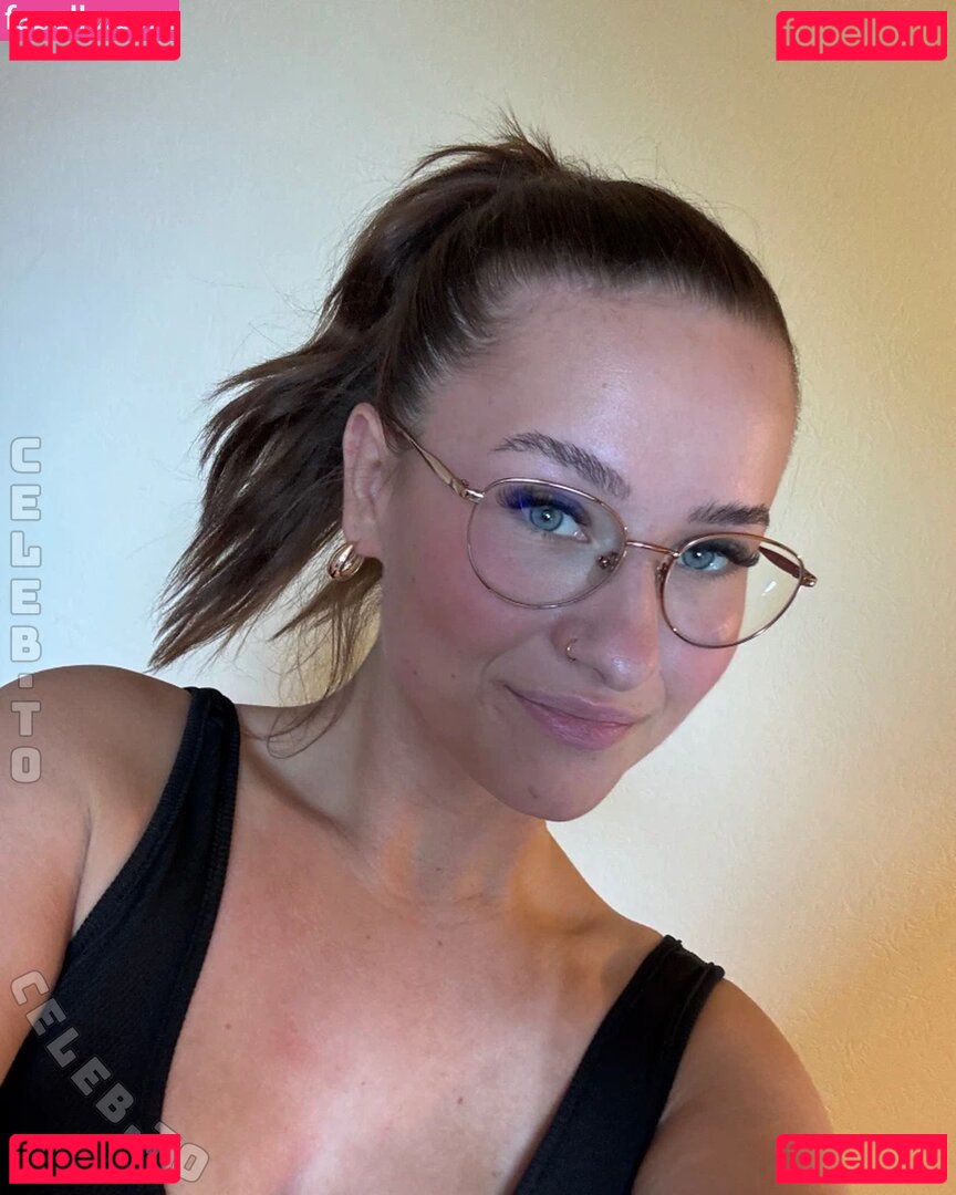 Mira Moon Nude Onlyfans Photo 8