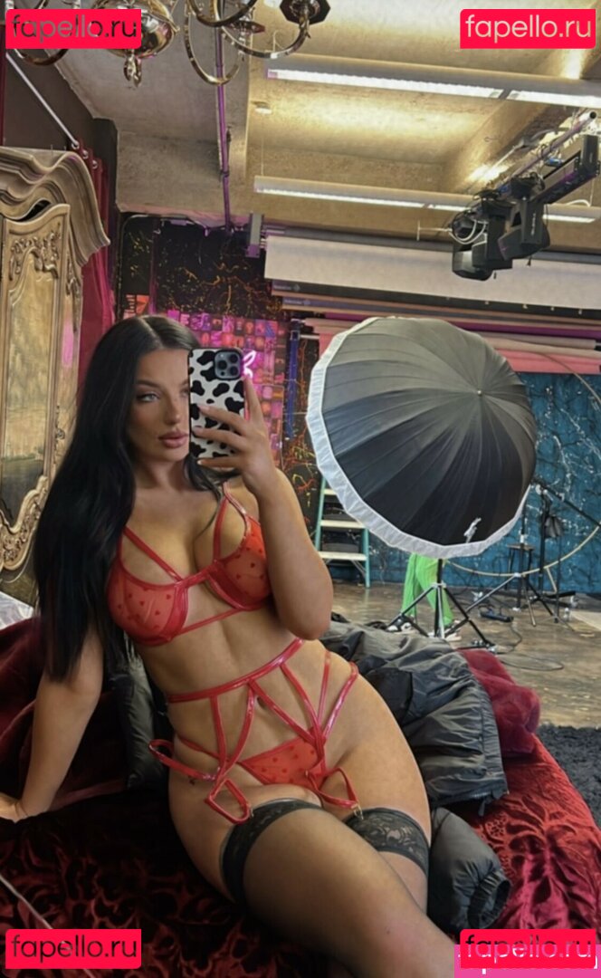 Catherine Taylor Nude Onlyfans Photo 12