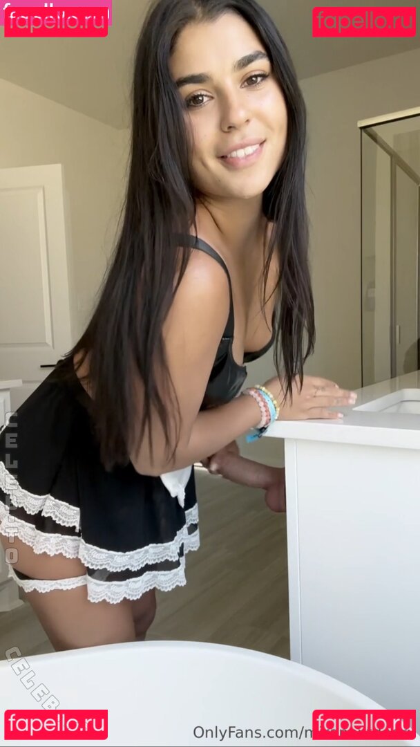 Miranextdoorx Nude Onlyfans Photo 5